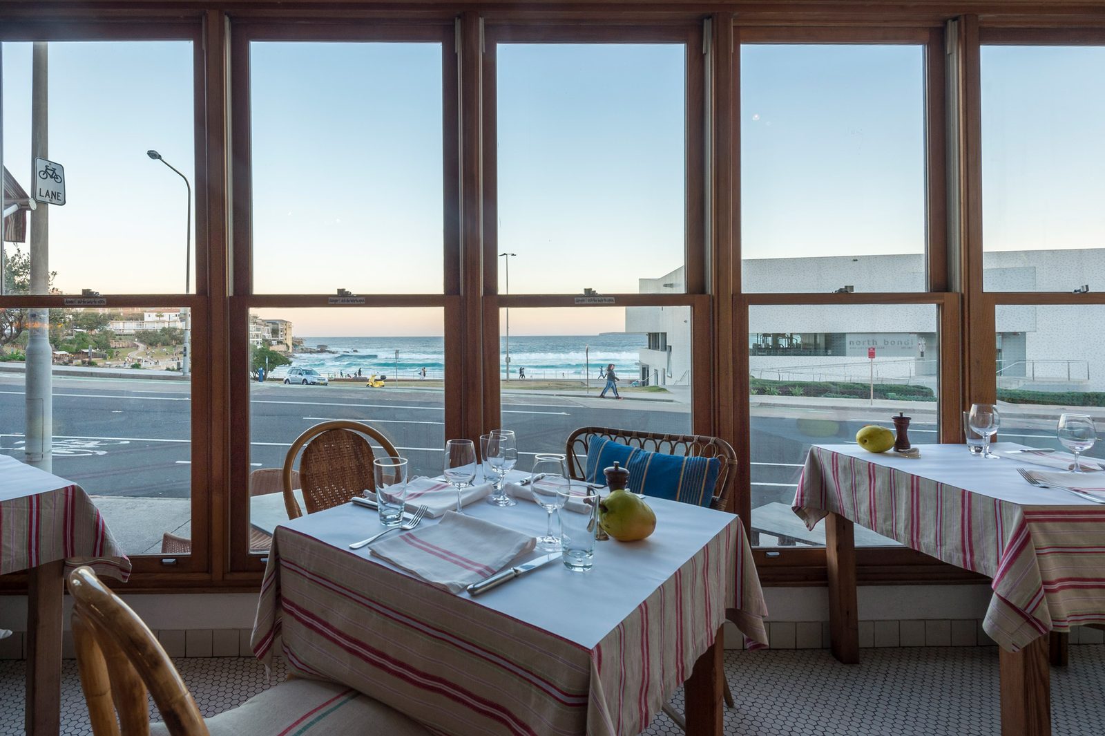 Sean's restaurant eetzaal op 270 Campbell Parade, Bondi's langstlopende fine diner