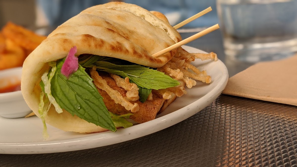 Yulli's, Sydney